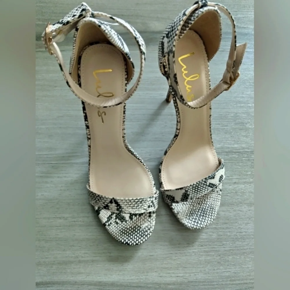 LULU'S PRODIGY STRAPPY HEELS - Picture 3 of 7